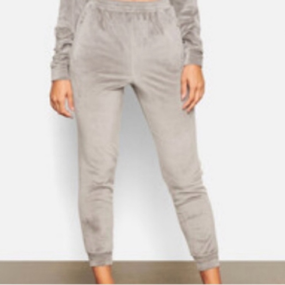Skims Gray Velour Jogger Pants Women's Size Small